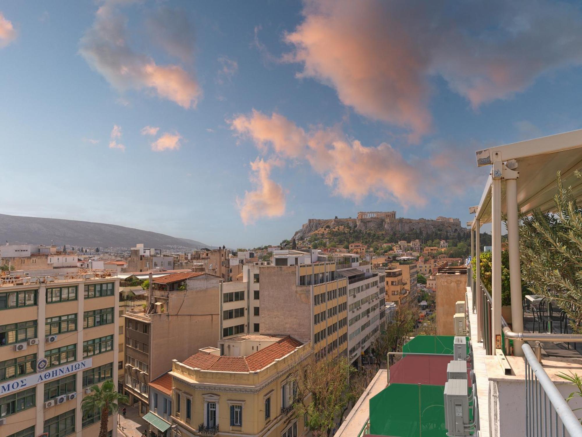 Top-floor With Stunning Views Of The Parthenon Appartement
